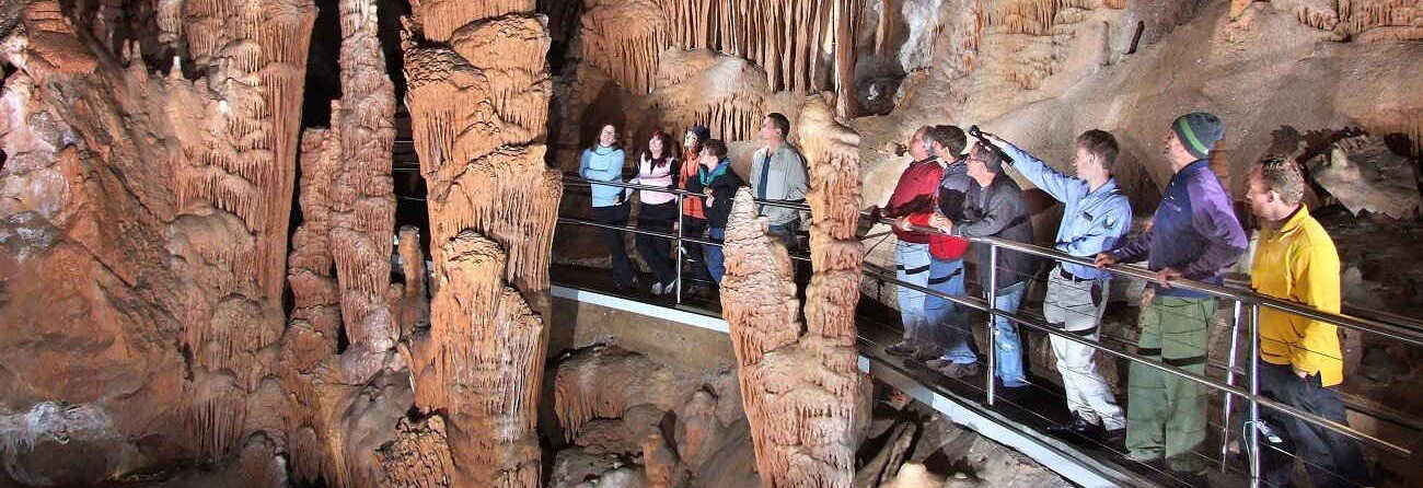 2 Day Blue Mountains Trip with Jenolan Caves 9